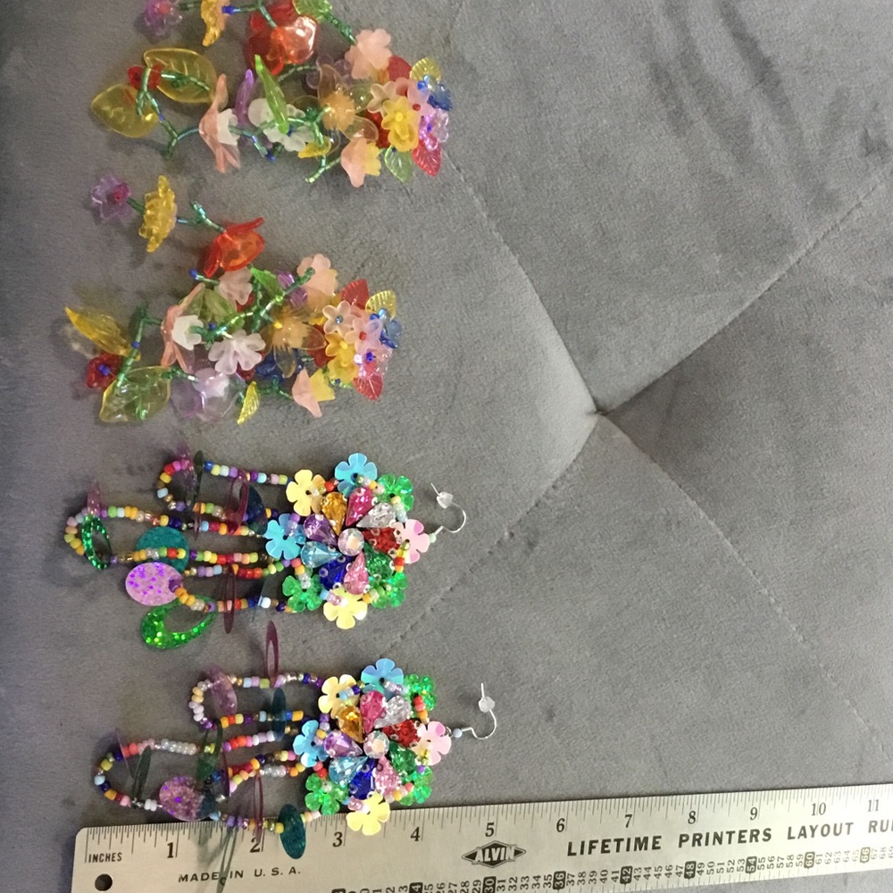 Colorful Lightweight Floral Beaded Earrings - Multicolor